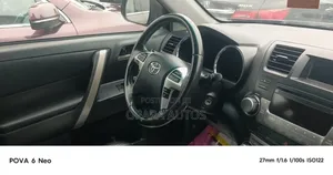 Toyota Highlander 3.5L 4WD 2013 Red
