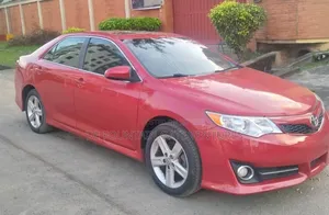 Toyota Camry XLE 4dr Sedan (2.5L 4cyl 6A) 2012 Red