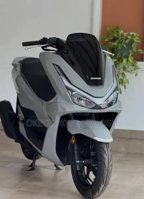 Motorcycle 2025 White