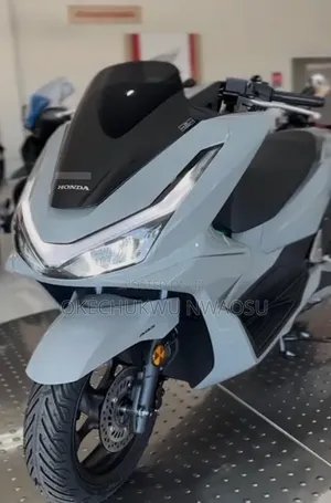 Motorcycle 2025 White