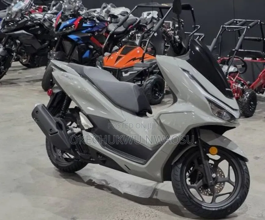 Motorcycle 2025 White
