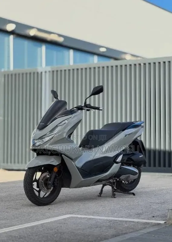 Motorcycle 2025 White