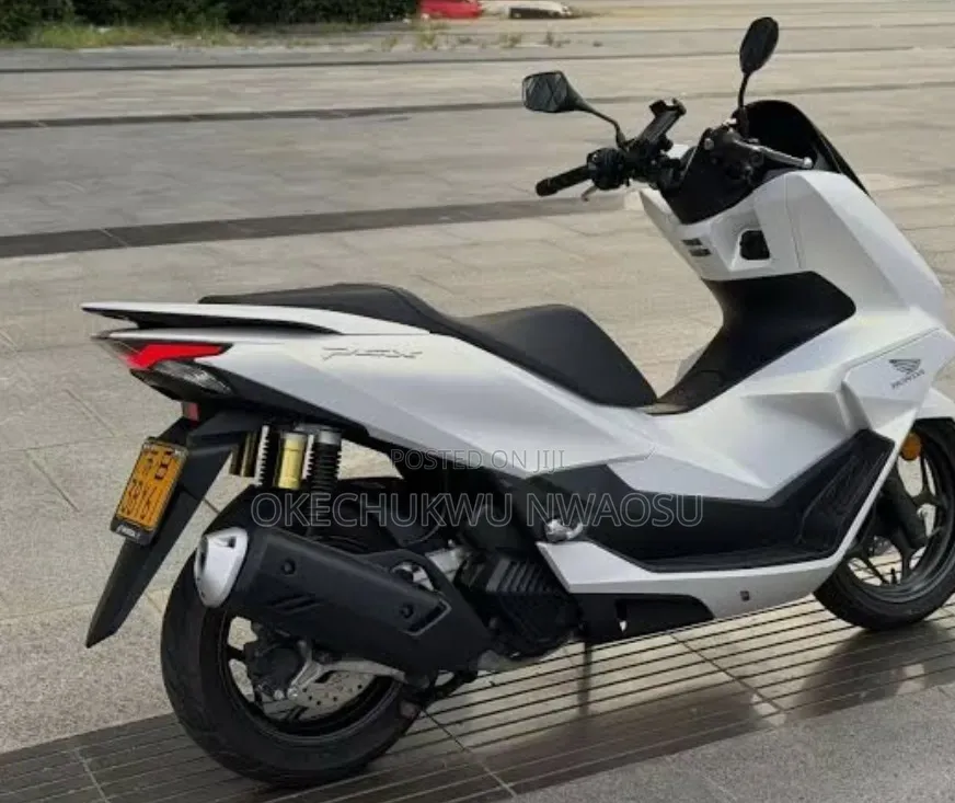 Motorcycle 2025 White