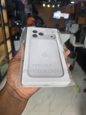 New Apple iPhone 17 Pro Max 2 TB Silver