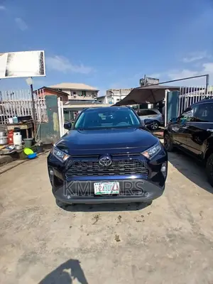 Toyota RAV4 XLE Premium 2022 Blue