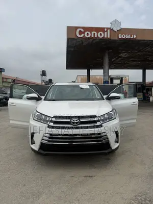 Toyota Highlander XLE 4dr SUV AWD (3.5L 6cyl 6A) 2015 White