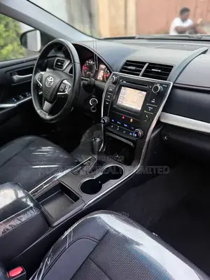 Toyota Camry SE 4dr Sedan (2.5L 4cyl 6A) 2016 Gray