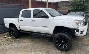 Toyota Tacoma 2015 White