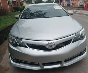 Toyota Camry SE 4dr Sedan (2.5L 4cyl 6A) 2012 Silver