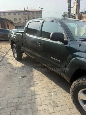 Toyota Tacoma X-Runner V6 2009 Black