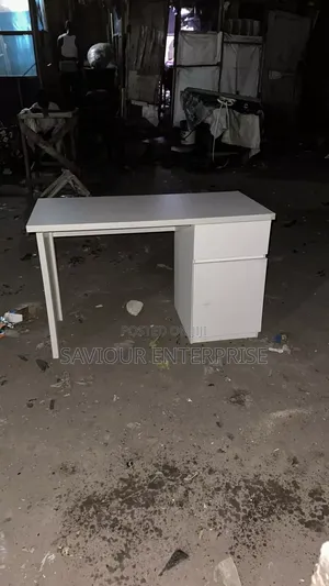 HDF Office Table