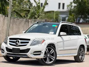 Mercedes-Benz GLK-Class Base GLK 350 4dr AWD 4MATIC (3.5L 6cyl 7A) 2015