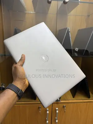 Laptop Dell Latitude 5520 16GB Intel Core i7 SSD 256GB