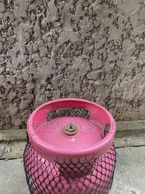 Gas Cylinder Neatly Used 3 Kg in Good Condition