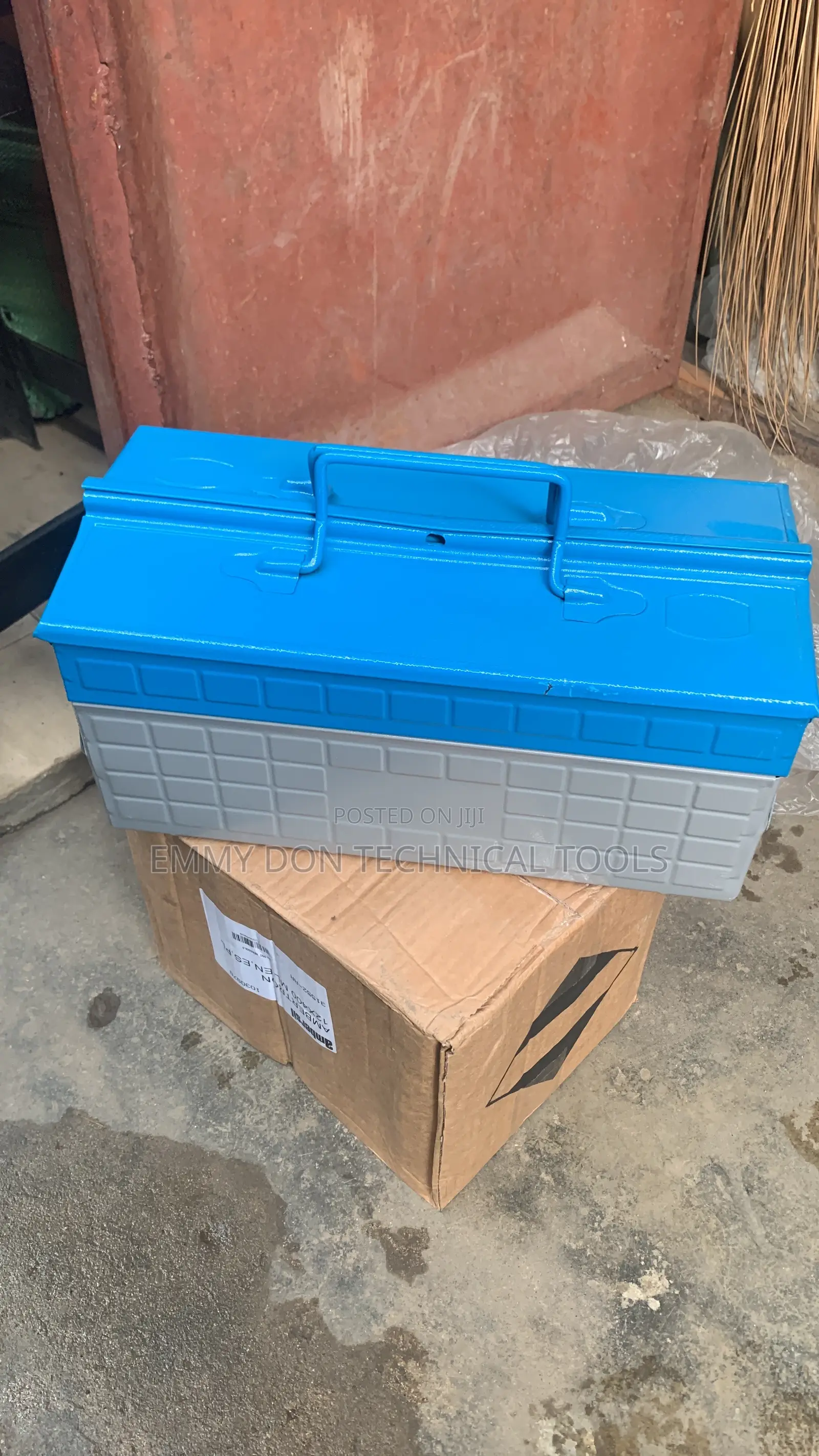 Empty Toolbox