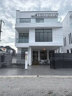 5bdrm Duplex in Chevron for sale
