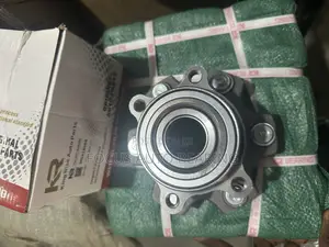 Front Montero Complete Hub