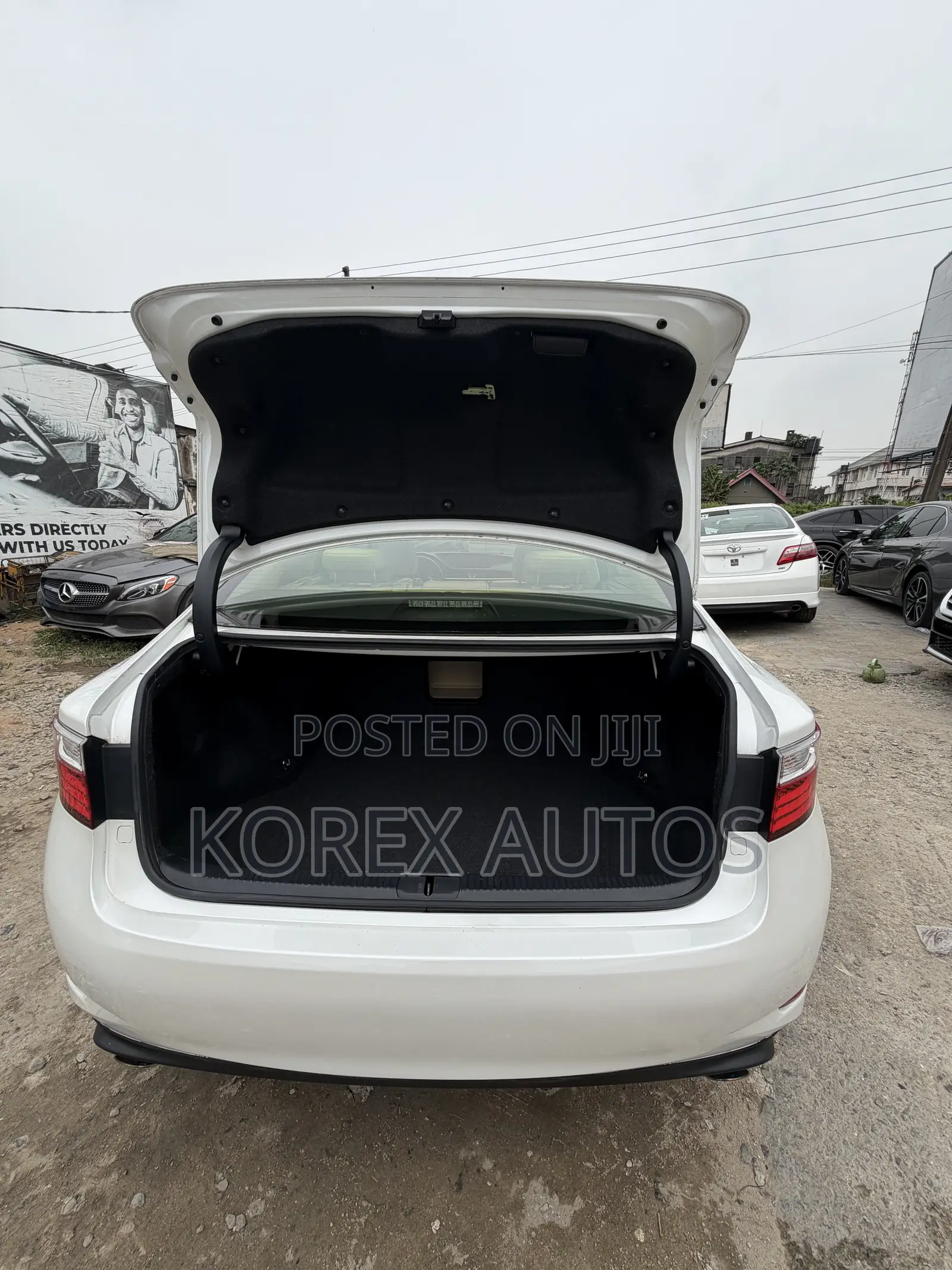 Lexus ES 350 FWD 2013 White
