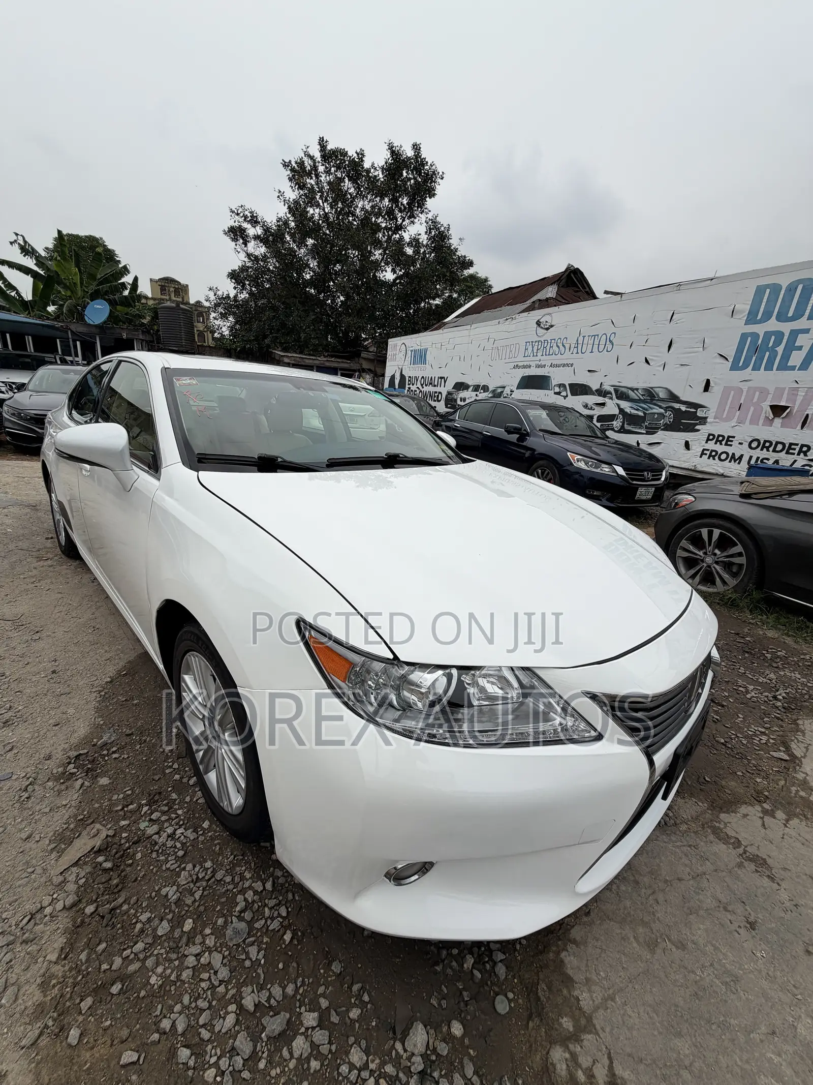 Lexus ES 350 FWD 2013 White