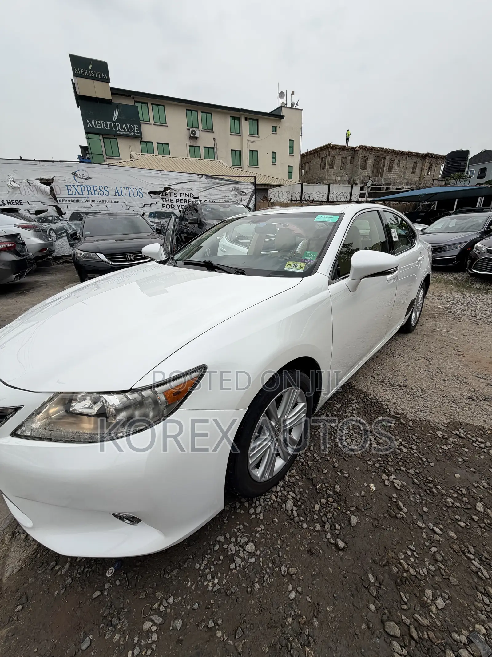 Lexus ES 350 FWD 2013 White