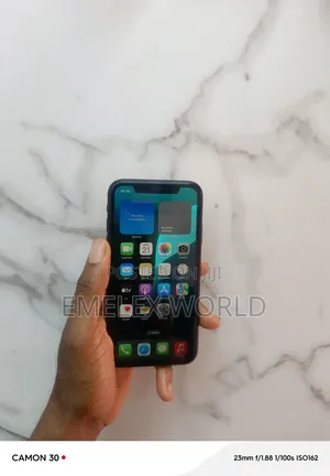 Apple iPhone XR 64 GB Black