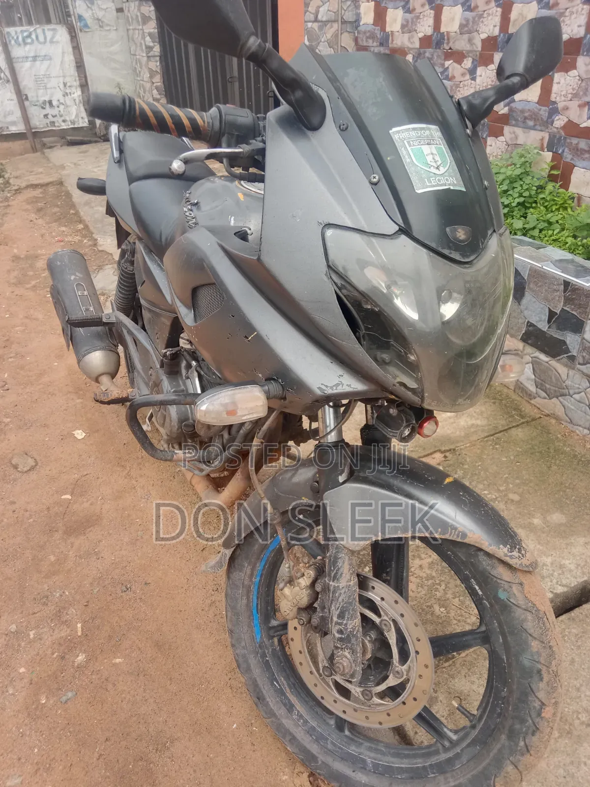 Bajaj Pulsar 220 F 2018 Gray