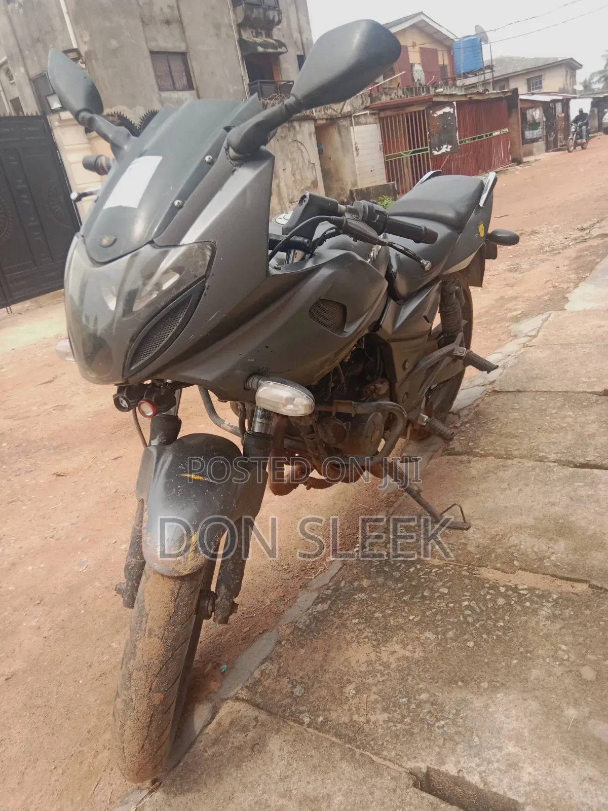 Bajaj Pulsar 220 F 2018 Gray
