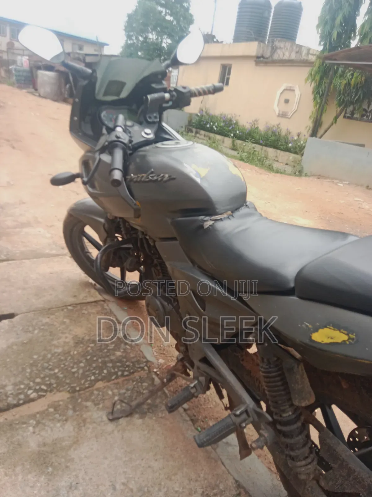 Bajaj Pulsar 220 F 2018 Gray