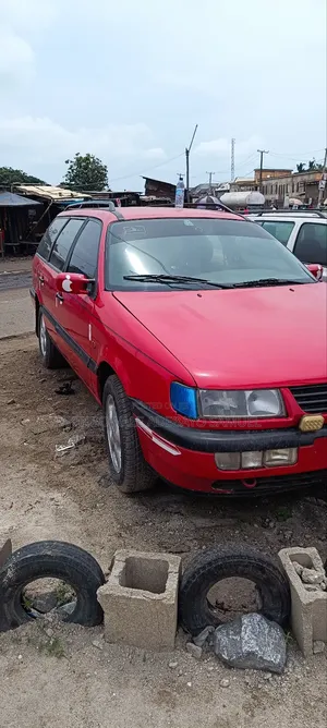 Volkswagen Passat 2003 Red