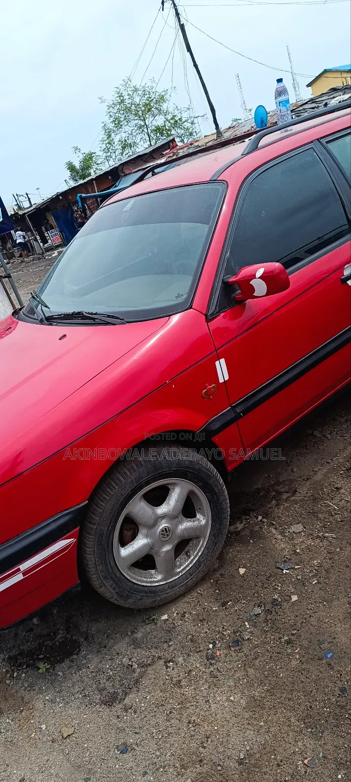 Volkswagen Passat 2003 Red