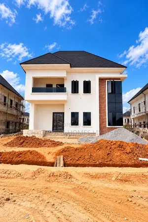4bdrm Duplex in Apple Garden City,, New Layout for sale