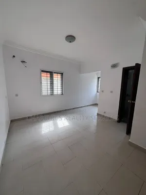 3bdrm Apartment in Lekki Phase 1 for rent