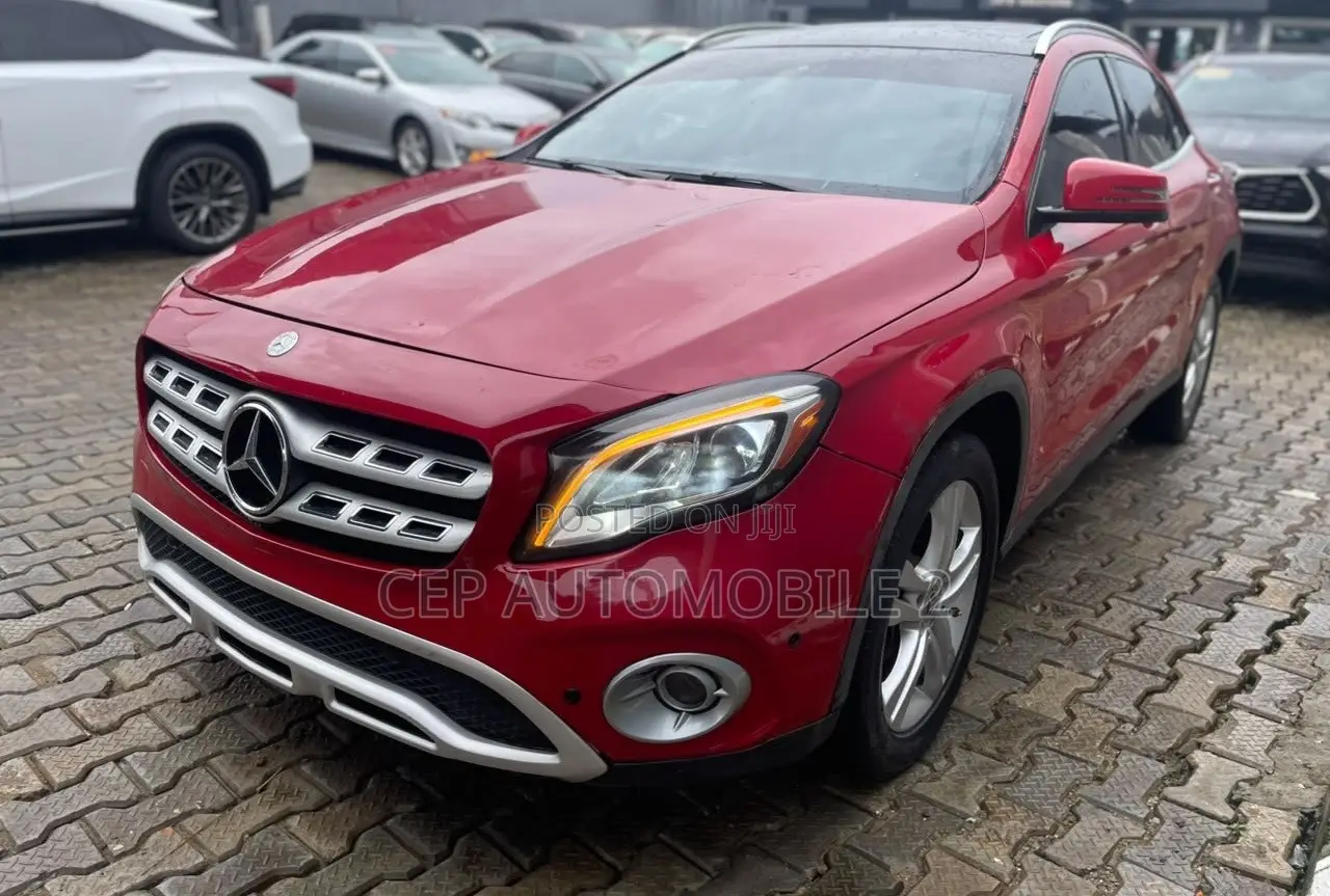 Mercedes-Benz GLA 250 2018 Red