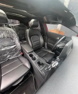Mercedes-Benz GLA 250 2018 Red