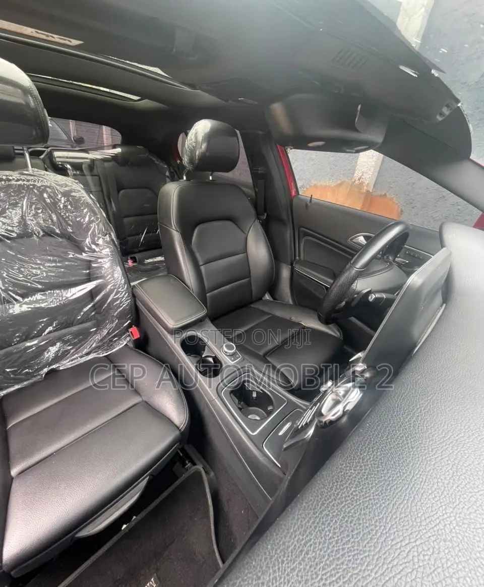 Mercedes-Benz GLA 250 2018 Red