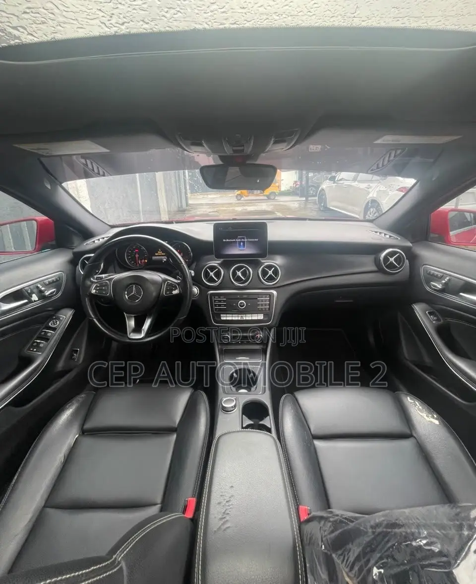 Mercedes-Benz GLA 250 2018 Red