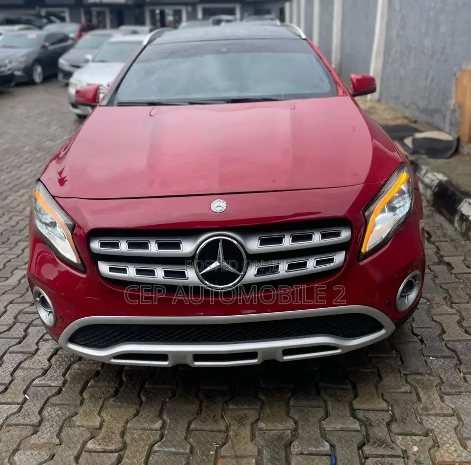 Mercedes-Benz GLA 250 2018 Red