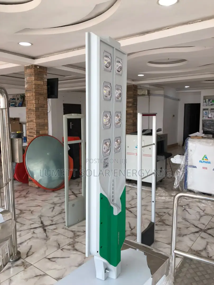 Commercial 300W Solar Powered Road Light