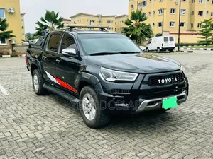 Toyota Hilux 2.5 D-4D 4X4 SRX 2012 Black