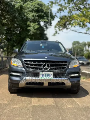 Mercedes-Benz M Class ML350 4MATIC 4dr SUV AWD (3.5L 6cyl 7A) 2014 Gray