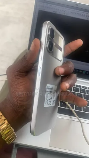 Infinix Smart 20 128 GB Silver