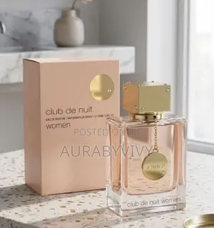 Club De Nuit Woman