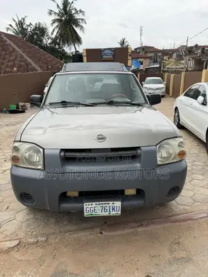 Nissan Frontier 2004 Gray