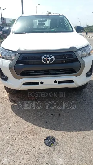 New Toyota Hilux 2026 White