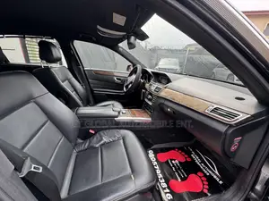 Mercedes-Benz E200 2014 Black