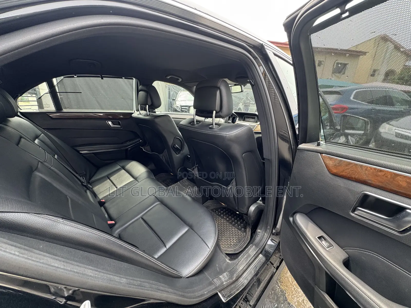 Mercedes-Benz E200 2014 Black