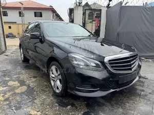 Mercedes-Benz E200 2014 Black
