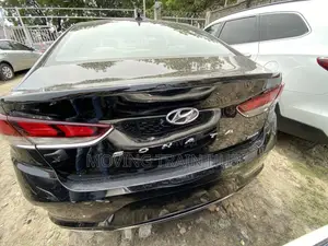Hyundai Sonata Sport 2.0T Sedan FWD (2.0L 4cyl 6A) 2017 Black