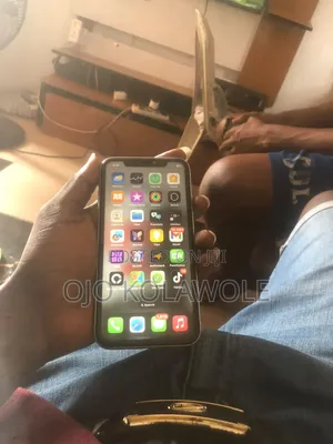 Apple iPhone 11 64 GB White