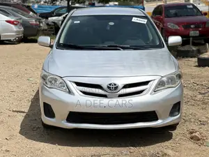 Toyota Corolla LE Special Edition 4dr Sedan (1.8L 4cyl 4A) 2013 Silver